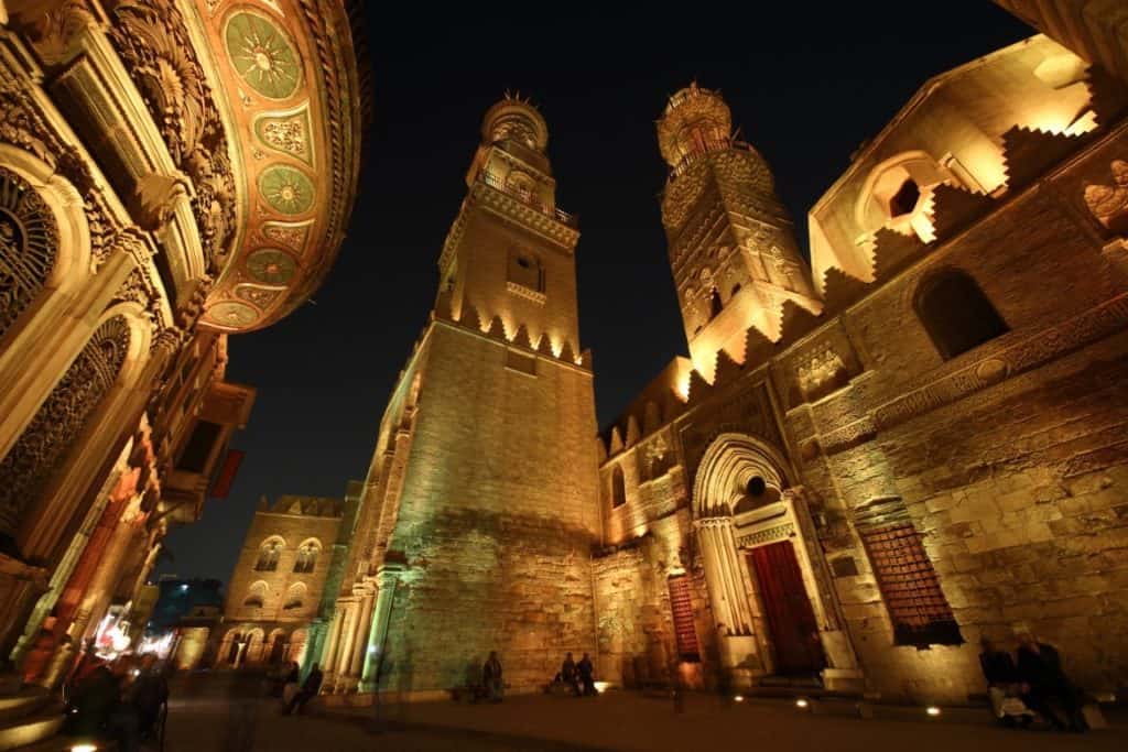 Discover the Enchanting Al-Moez Street: A Journey through Time+Unveiling the Mysteries of Khan Al-Khalili: Cairo's Vibrant Souq